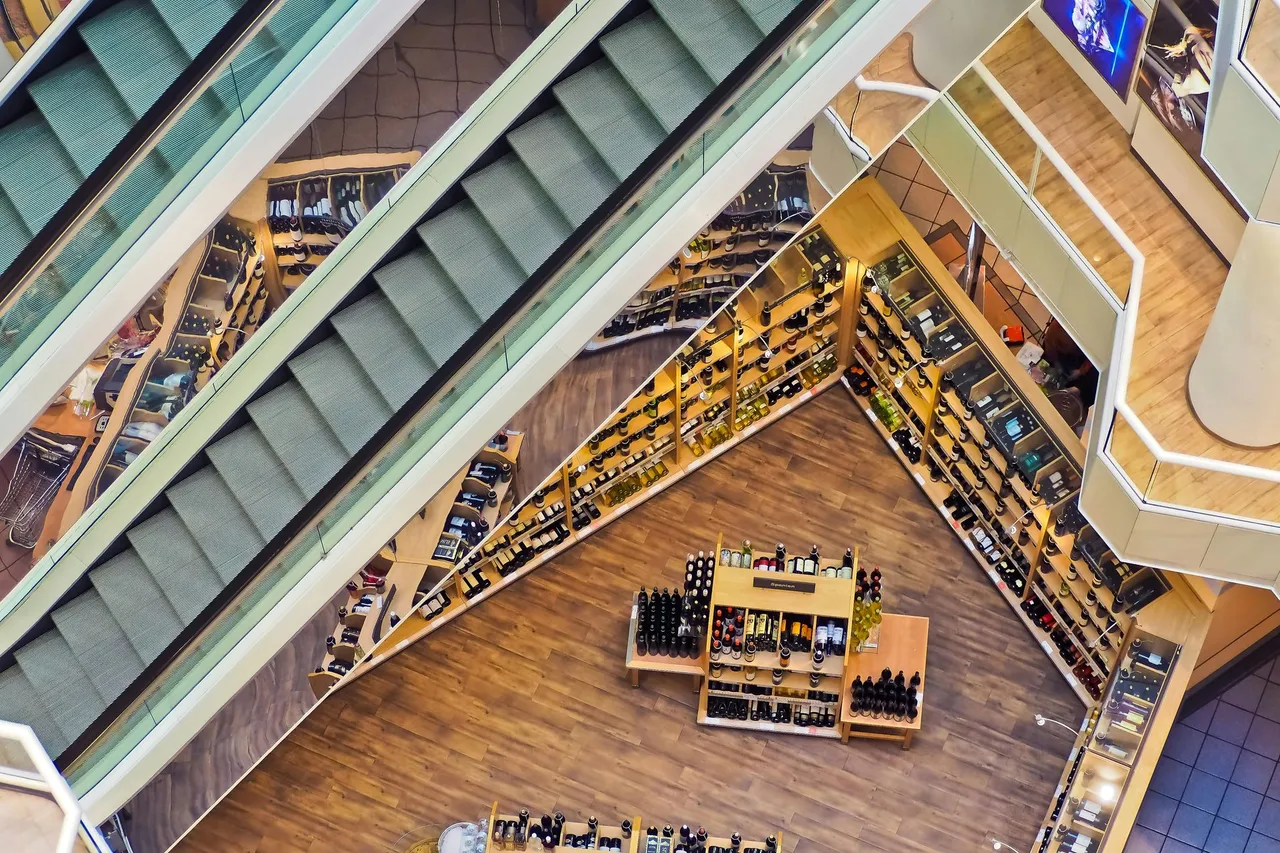 retail lighing installation