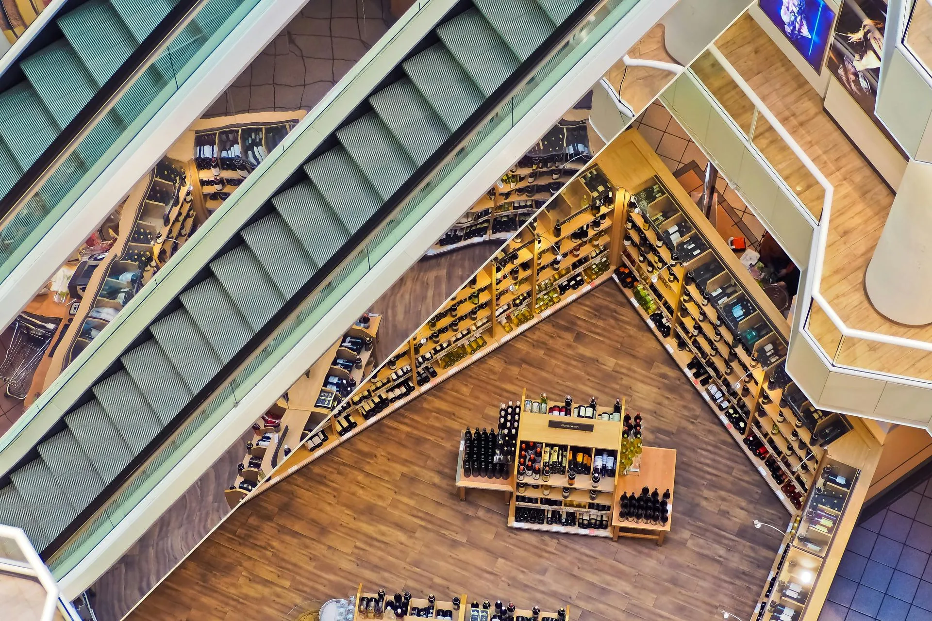 retail lighing installation